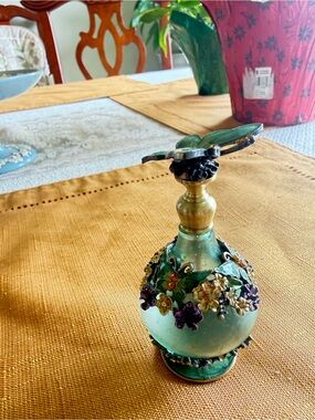 Green Decorative Floral Glass Perfume Bottle with Gold Accents